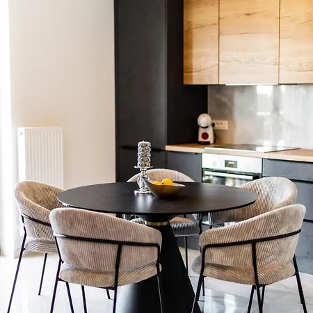 Piano - Apartment *
